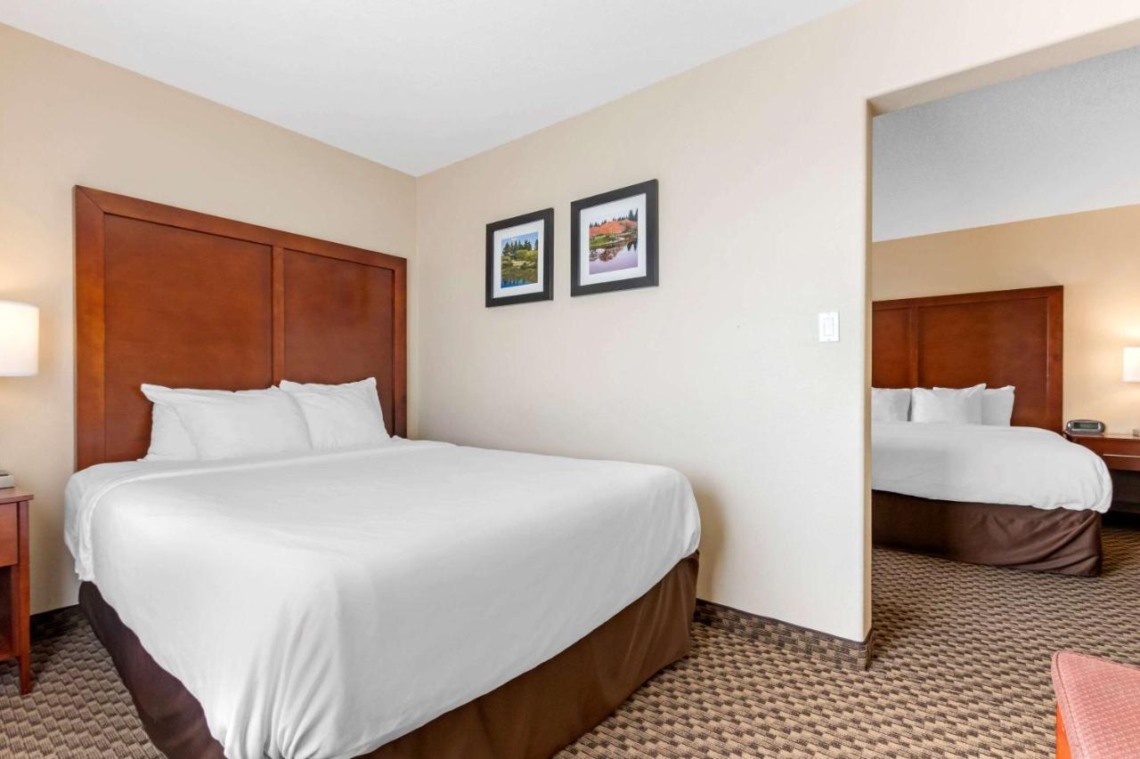 Comfort Inn Летбридж Екстериор снимка