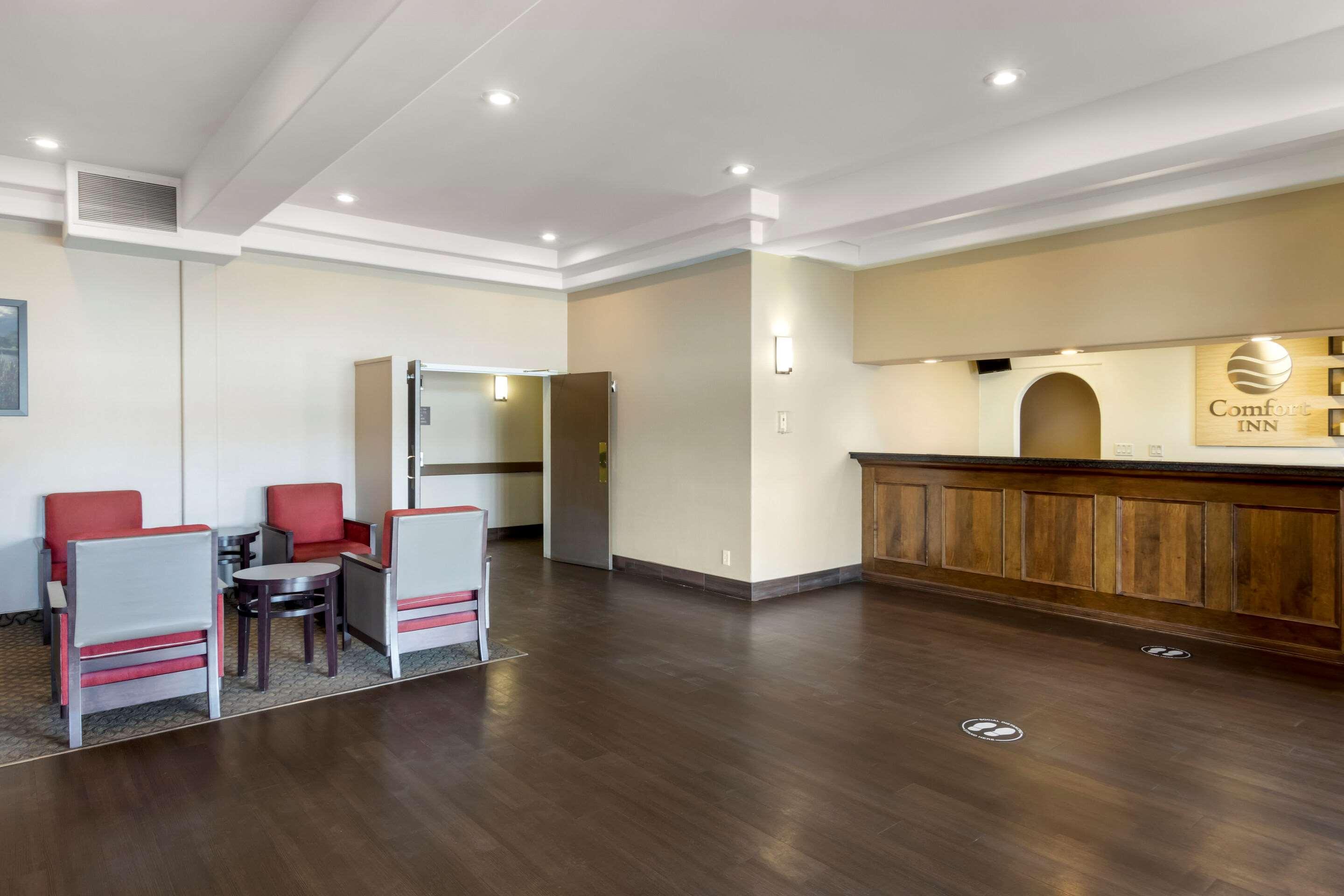 Comfort Inn Летбридж Екстериор снимка