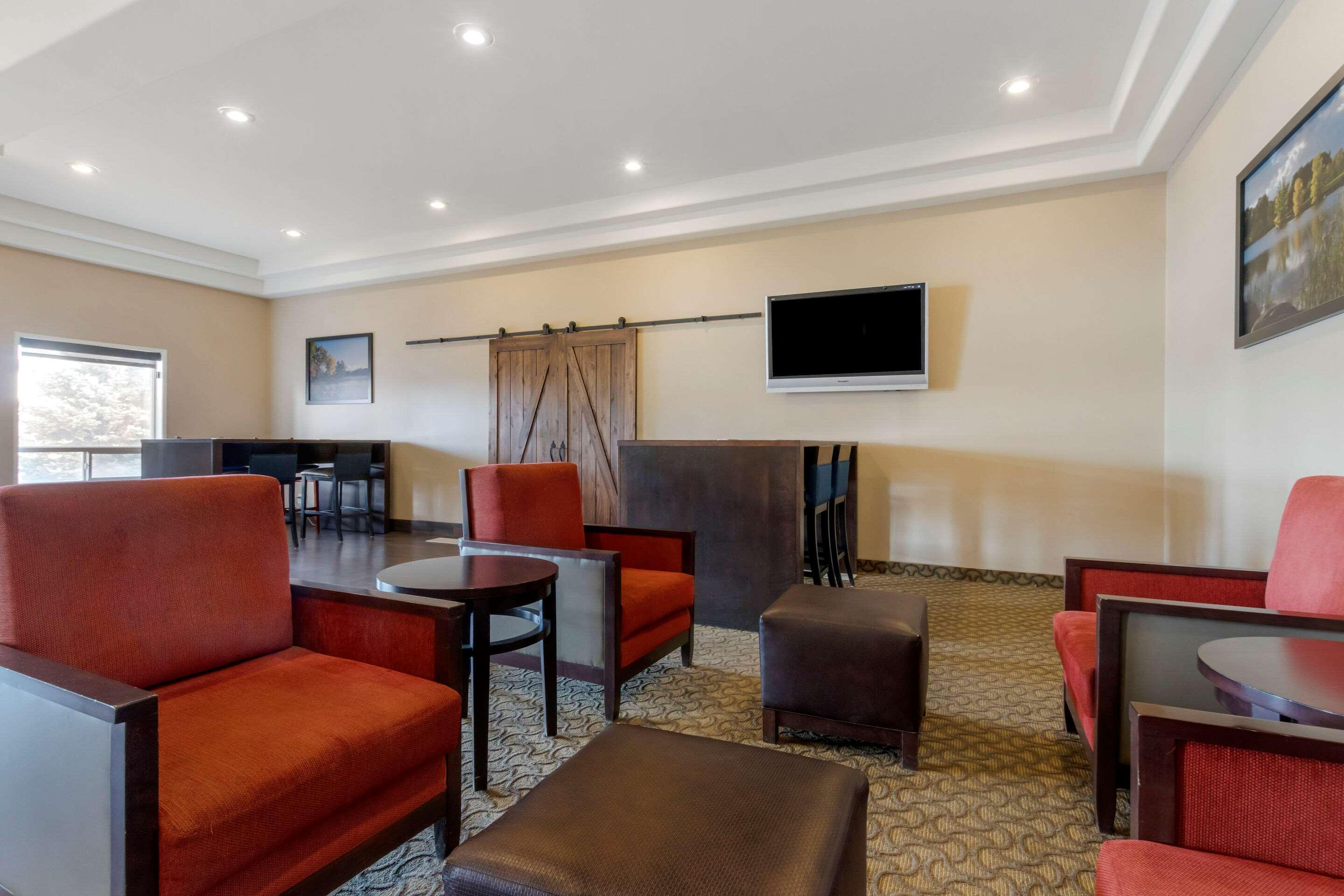 Comfort Inn Летбридж Екстериор снимка