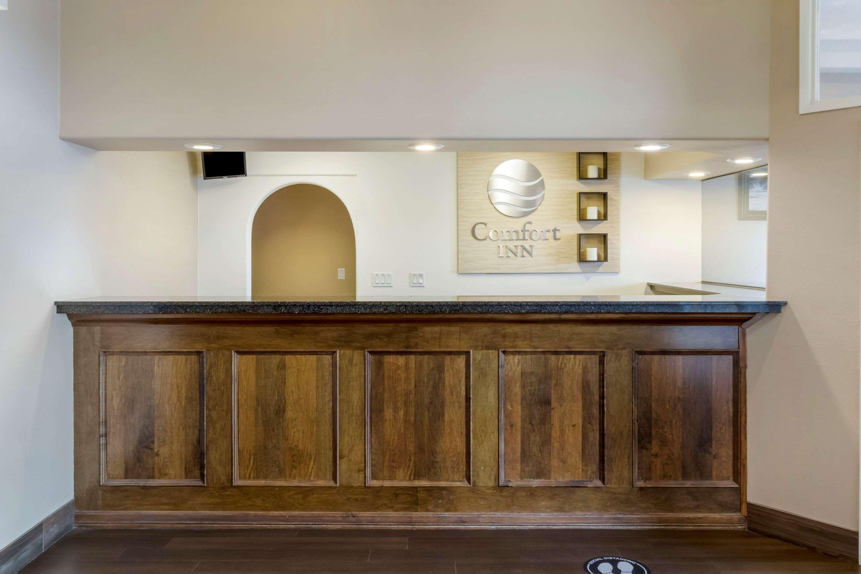 Comfort Inn Летбридж Екстериор снимка