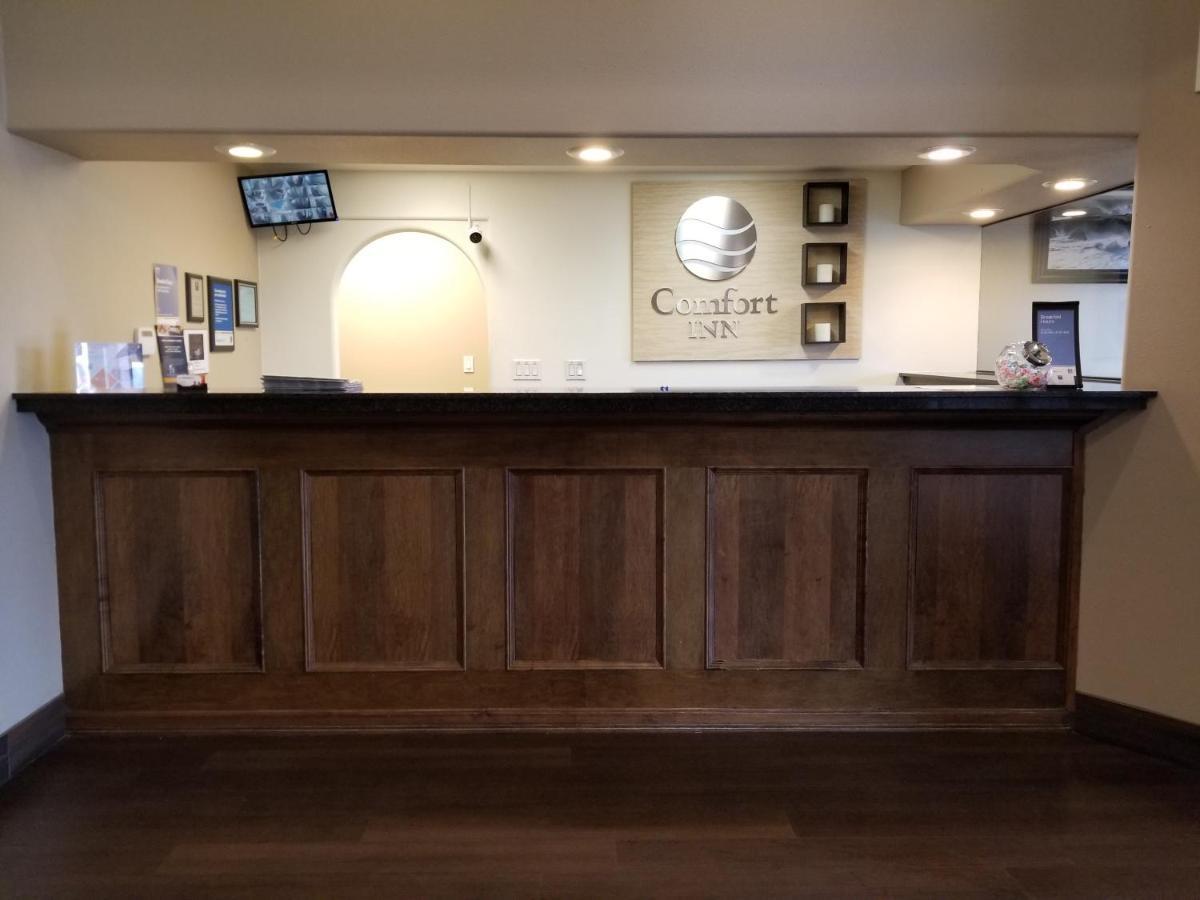 Comfort Inn Летбридж Екстериор снимка