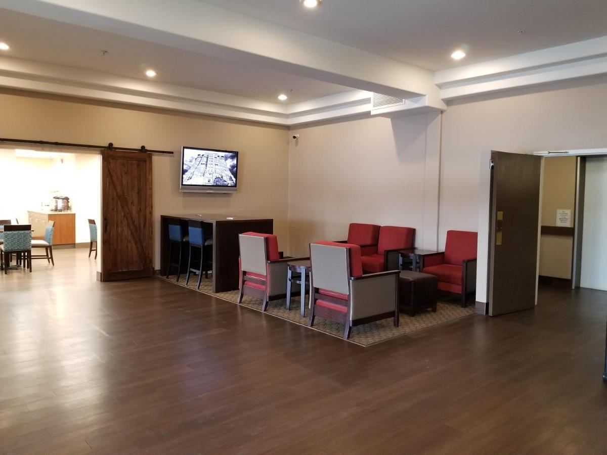 Comfort Inn Летбридж Екстериор снимка